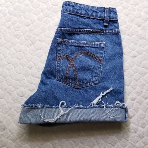 Cut-off denim shorts distressed raw hem jean 4 - Picture 1 of 8